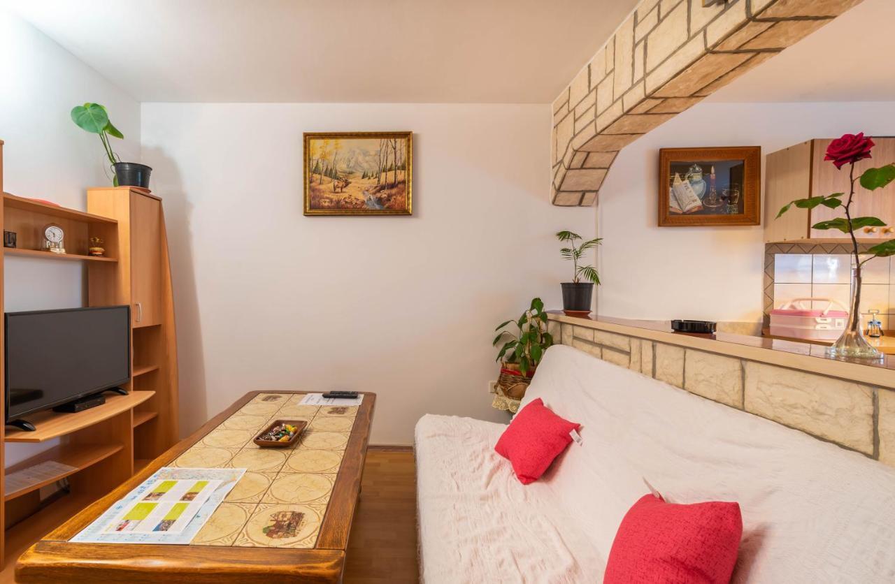 Nostress Apartment 普拉 外观 照片